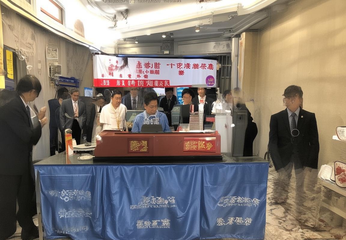 自由女神像：纽约地标，自由与移民的永恒象征